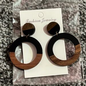Color block wooden and black acrylic hoop earrings